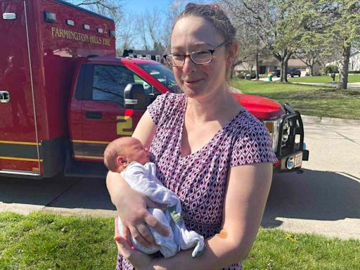 Mom Remembers Giving Birth on Side of the Road as Paramedics Raced to Help: 'No Way This Is Happening'