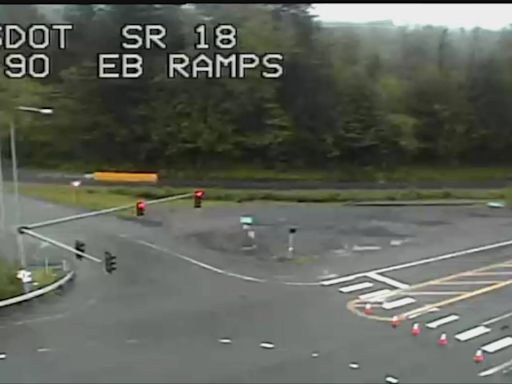 All lanes of SR 18 are closed due to fatal Issaquah crash