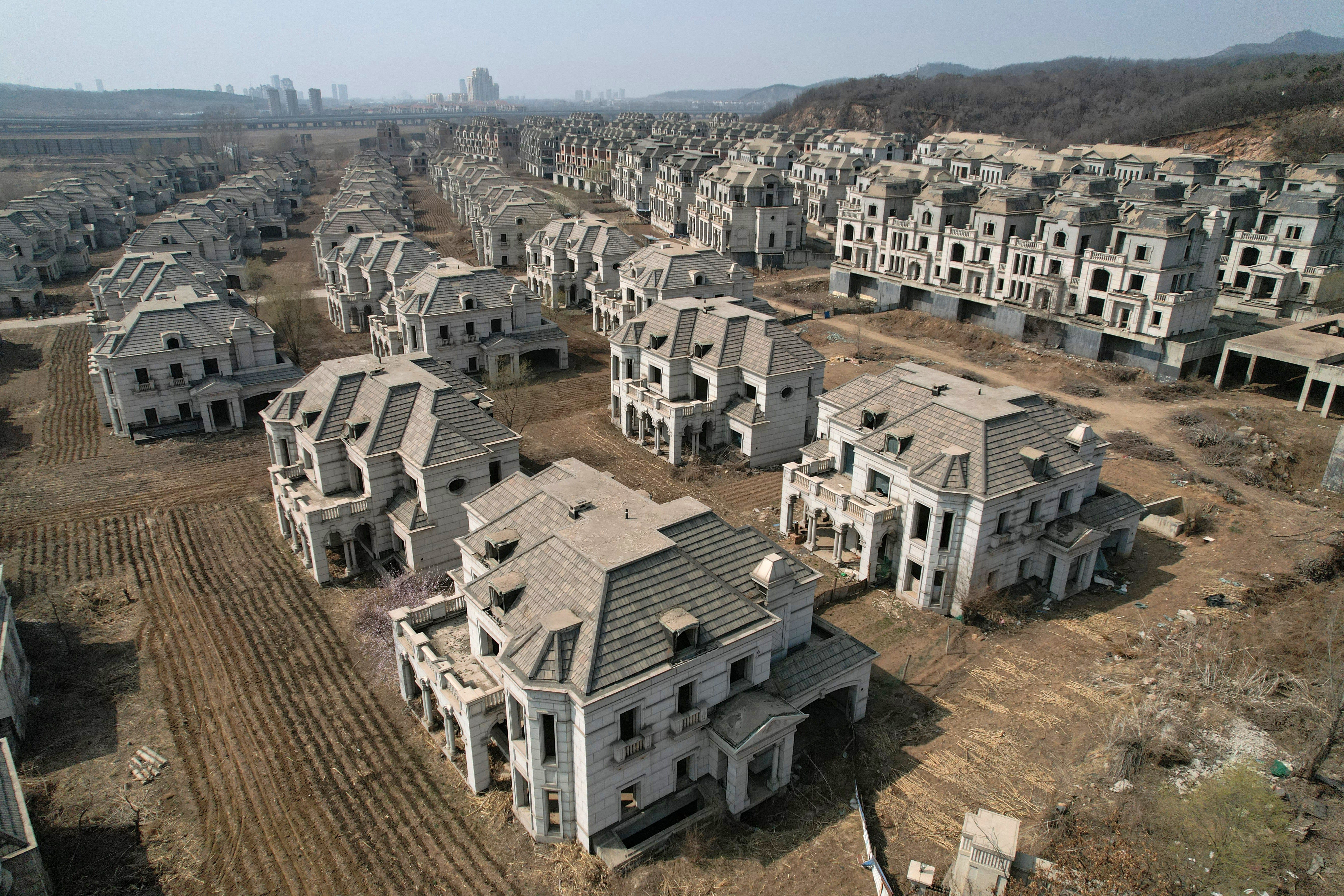 China’s Ghost Cities: The Story Behind the Country’s Many Ghost Towns of Abandoned Mansions