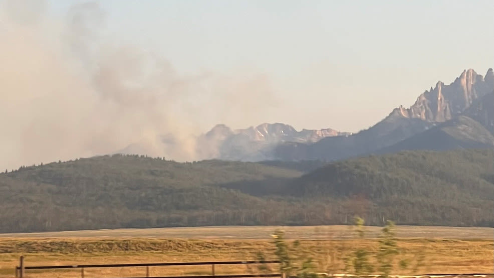 Ranger issues emergency closure at Redfish Lake due to Bench Lake Fire spread
