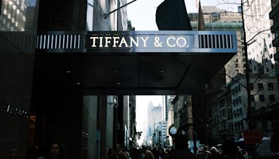 Serial jewel thief replaces $225,500 Tiffany diamond with cubic zirconia, NYPD says