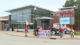 Bethany Hamilton brings wave of protestors to Oshkosh Women’s Fund event due to stance on trans athletes