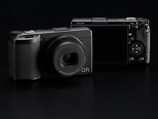 Ricoh GR III and IIIx HDF Snap Soft, Dreamy Pictures