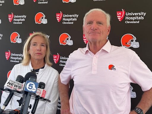 Jimmy and Dee Haslam on what’s driving the stadium decision, Deshaun Watson’s mindset, Nick Chubb sprinting and more: Quick hits