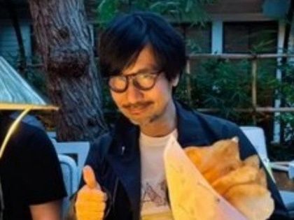 Hideo Kojima cae rendido ante el Topo Chico, elixir de Monterrey