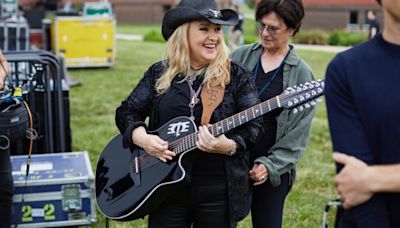 How Melissa Etheridge Brought Music & Hope to a Women's Prison