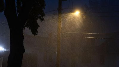 Douglas County sirens sound as severe storms moving through Omaha, eastern Nebraska