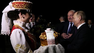 Putin asegura a Lukashenko que no hay temas pendientes en las relaciones con Bielorrusia