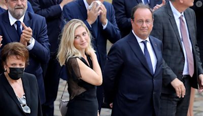 VIDEO "C'est la honte !" : Julie Gayet troublée en plein direct par une photo de son mari François Hollande