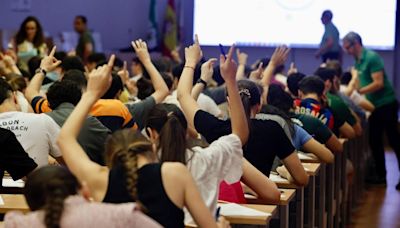 Luis Cernuda, Martín Gaite y El árbol de la ciencia: así ha sido el primer examen Selectividad en Andalucía