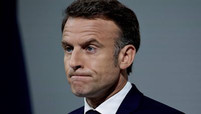 Macron llama a un pacto para evitar el extremismo, pero desde su propio espacio le piden que se aparte de la campaña