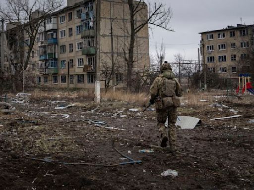 Russia captures key eastern Ukrainian town, exposing Kyiv’s critical vulnerabilities