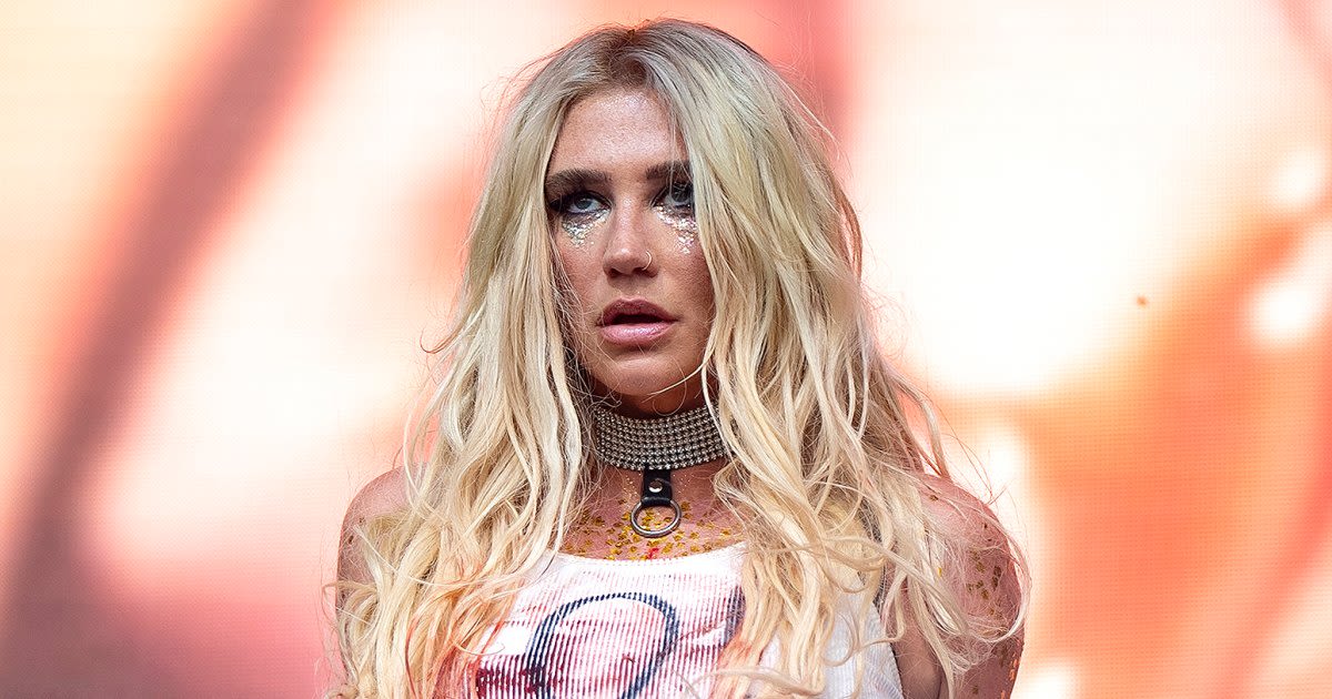 Kesha Claims She 'Didn't Know' Prop Knife Was Swapped at Lollapalooza