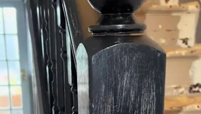 Homeowner shows how to get the paint on any fiddly bannister WITHOUT a brush