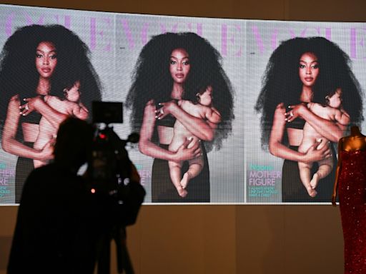 Un museo londinense rinde homenaje a Naomi Campbell con su exposición sobre una "leyenda de la moda"