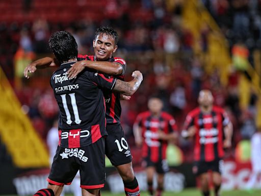 Alexandre Guimaraes define por qué lo de Diego Campos y Aarón Suárez no lo sorprende en Alajuelense