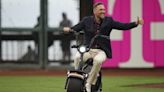 Watch Pence make Savannah Bananas entrance on signature scooter