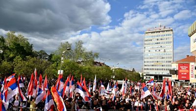 Thousands of Bosnian Serbs rally against UN resolution on Srebrenica