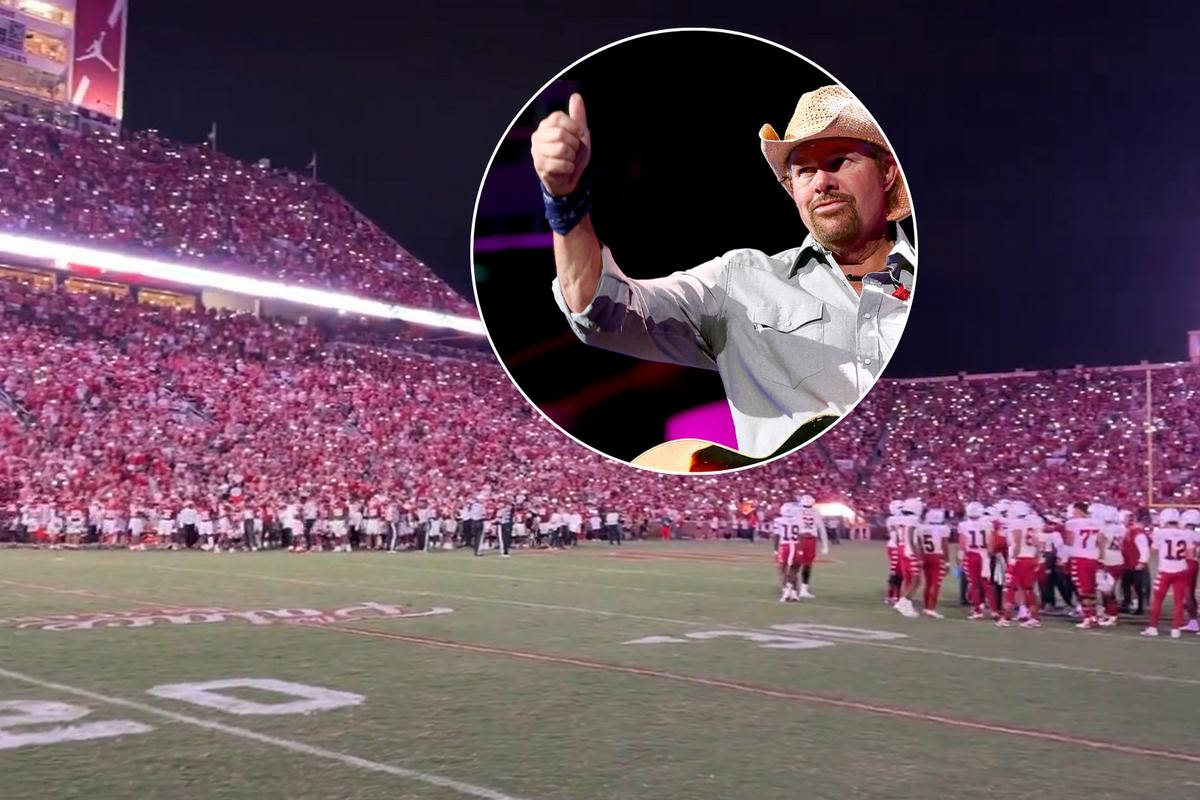 WATCH: Oklahoma Sooners Fans Sing Along to Toby Keith Tribute [Watch]