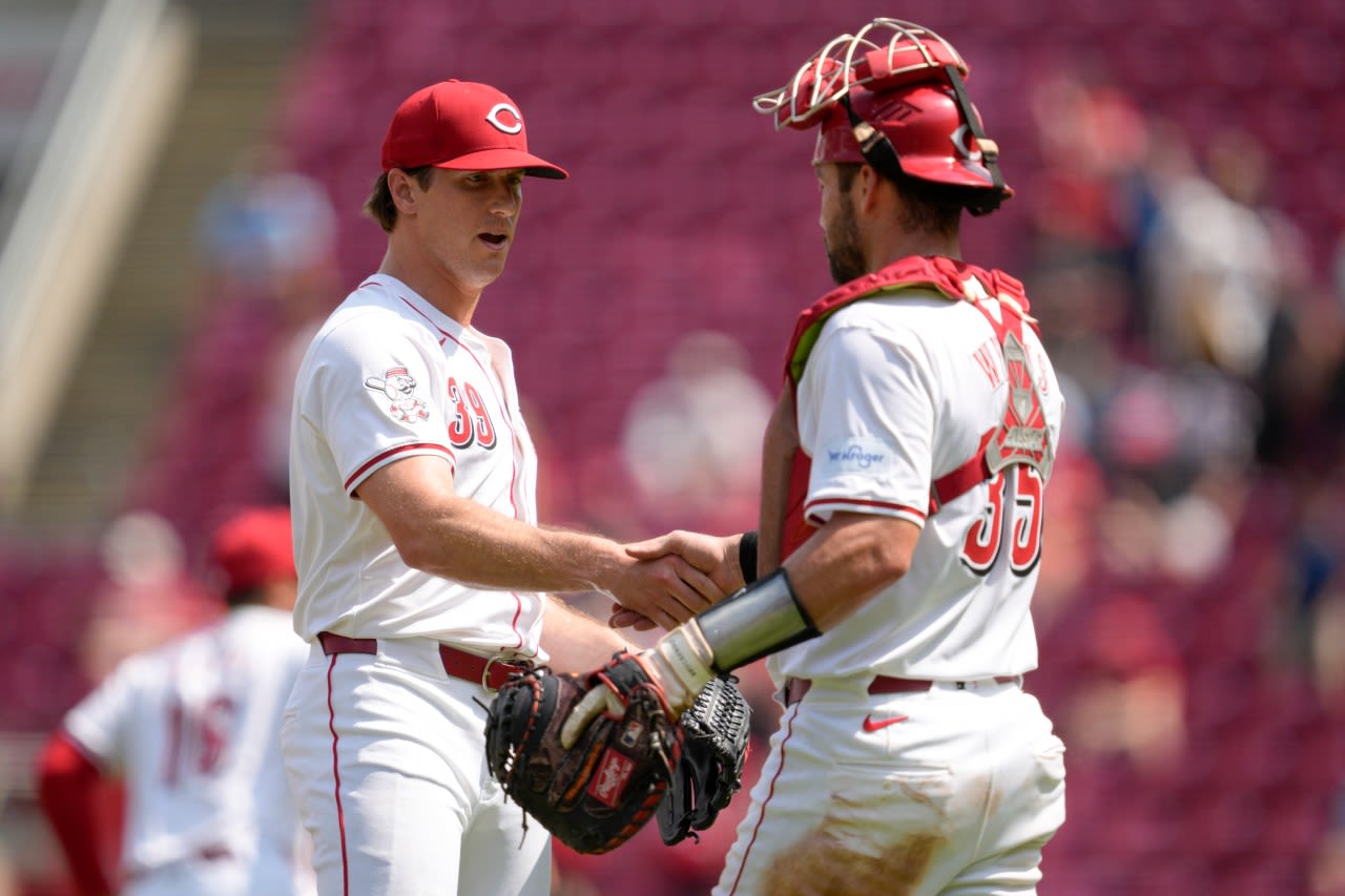 Red Sox beef up bullpen by adding RHP Lucas Sims from the Reds as trade deadline approaches