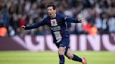 Lionel Messi apareció sobre la hora con un tiro libre para darle el triunfo a PSG sobre Lille y continuar líder de la Ligue 1