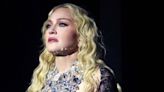Madonna: Operação no Rio encontra facas e até panelas enterrados em areia