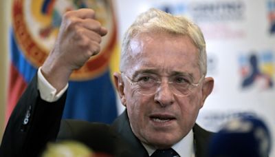 Juez deja en firme proceso contra Uribe por presunto soborno a testigos