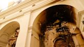“Humo en el campanario”: se incendió una histórica iglesia porteña de 1745 y sufrió daños irreparables