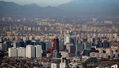 Encuesta revela que empresas en Chile identifican como sus principales riesgos a los financieros y de ciberseguridad - La Tercera