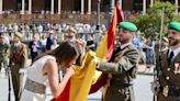 Más de dos mil personas en la Jura de Bandera para personal civil de la Plaza de España de Sevilla