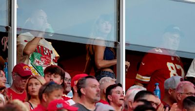 Taylor Swift touches down for another football era at Chiefs' NFL season opener