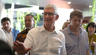 Succession at Apple: The Insiders Poised to Take Over Top Roles