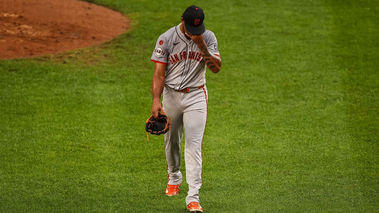 Giants option closer Doval day after blown save