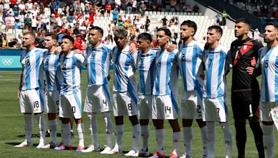 Los silbidos al himno argentino en Francia antes del debut de la Sub 23 de Mascherano en los Juegos Olímpicos