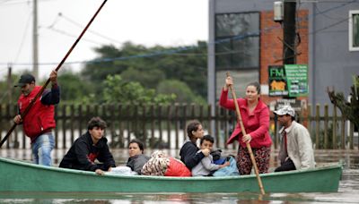 Avanzan las aguas en Brasil: las inundaciones alcanzan el centro de Porto Alegre y el desastre climático ya deja 31 muertos