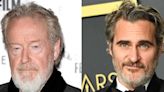 Ridley Scott dice que Joaquin Phoenix hizo que Napoleón se reescribiera varias veces: "se hizo más grande y mejor"