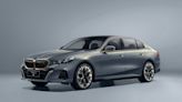 BMW推出中國市場專屬的長軸版新世代5 Series，後座配置劇院螢幕並有專屬內外裝飾