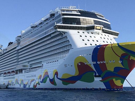 Norwegian cruise worker arrested in Alaska for allegedly stabbing 3 people onboard: report
