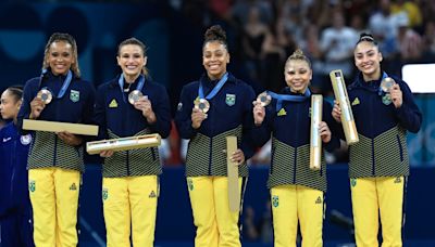 Preta Gil, Grazi Massafera e Zélia Duncan comemoram medalha inédita do Brasil na ginástica: ‘Orgulho de um país inteiro’