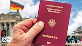 Alemanha registra recorde de estrangeiros naturalizados – DW – 28/05/2024