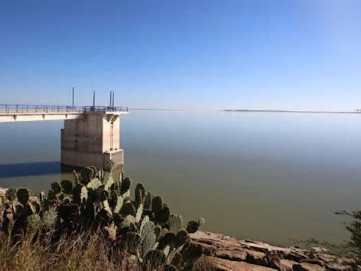 Agua y Drenaje de Monterrey descarta cortes; afirman que 'El Cuchillo' tiene agua para un año sin llover