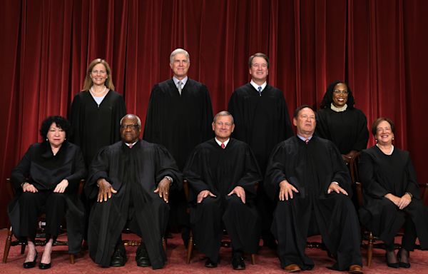 Conservative justices split in new Supreme Court order