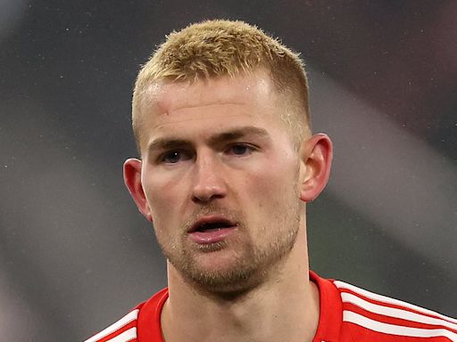 Fans STUNNED at Bayern Munich's BIZARRE social media post for De Ligt