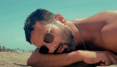 Shahid Kapoor Is 'Just Chillin' On The Beach With Shades On. Picture Inside - News18