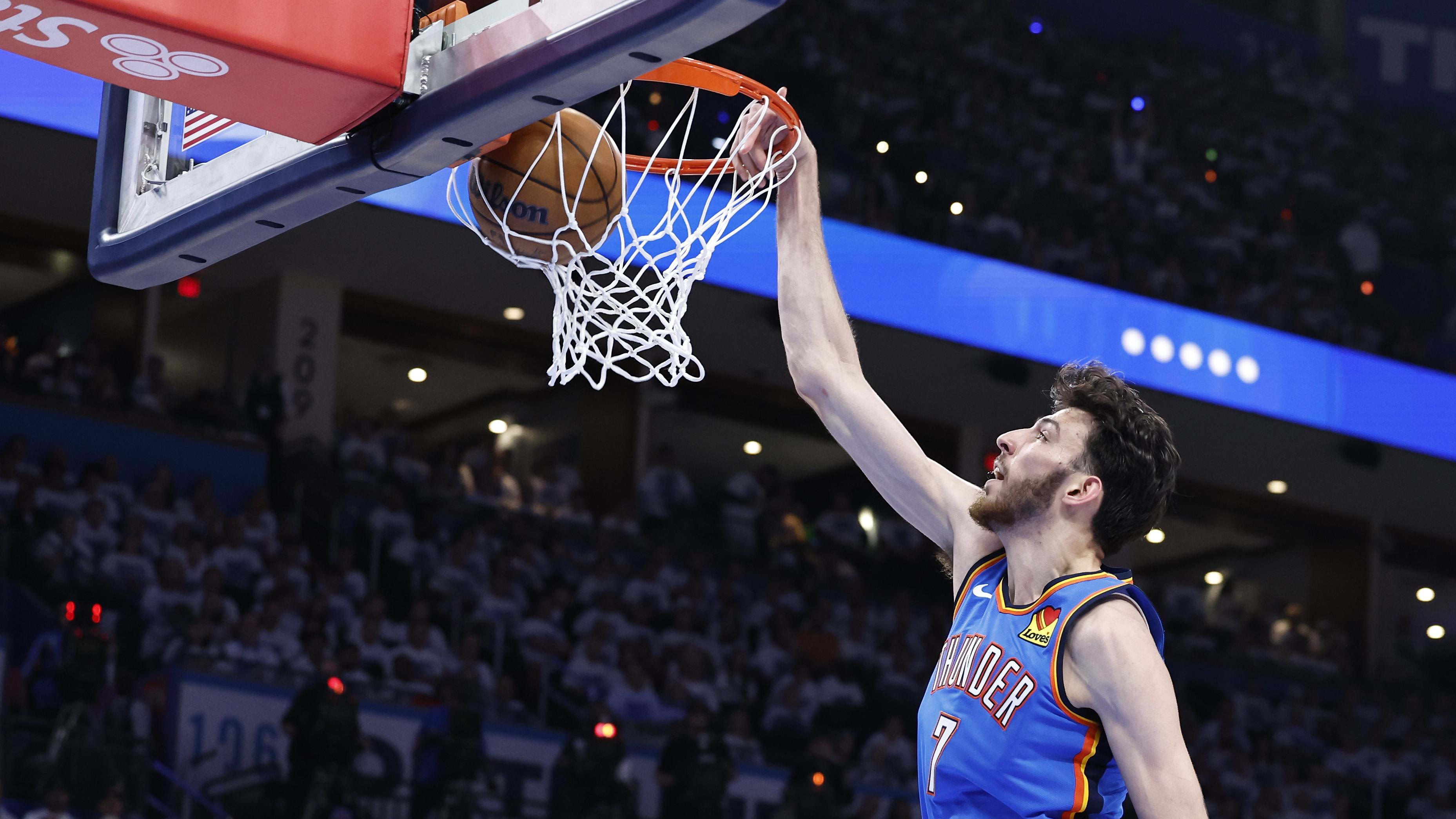 Chet Holmgren's Alley-Oop Dunk Went Viral In Mavs-Thunder Game 1