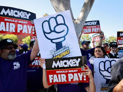 Walt Disney, unions reach tentative pact, avoiding work stoppage at Disneyland