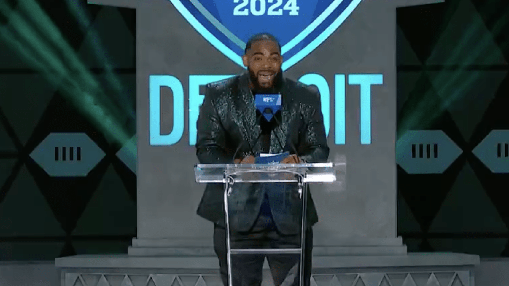 Eagles DE Brandon Graham Trashes Cowboys Before Announcing NFL Draft Pick