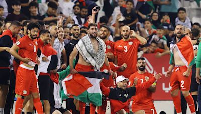 O Mundo É uma Bola: Com território em guerra, Palestina sonha com vaga na Copa de 2026