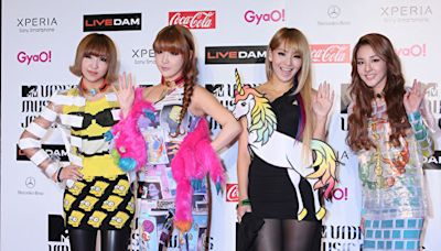 2NE1出道15周年公開全員合照 CL撰文感謝粉絲