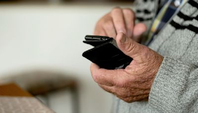 5 tips to make Android smartphones user-friendly for seniors